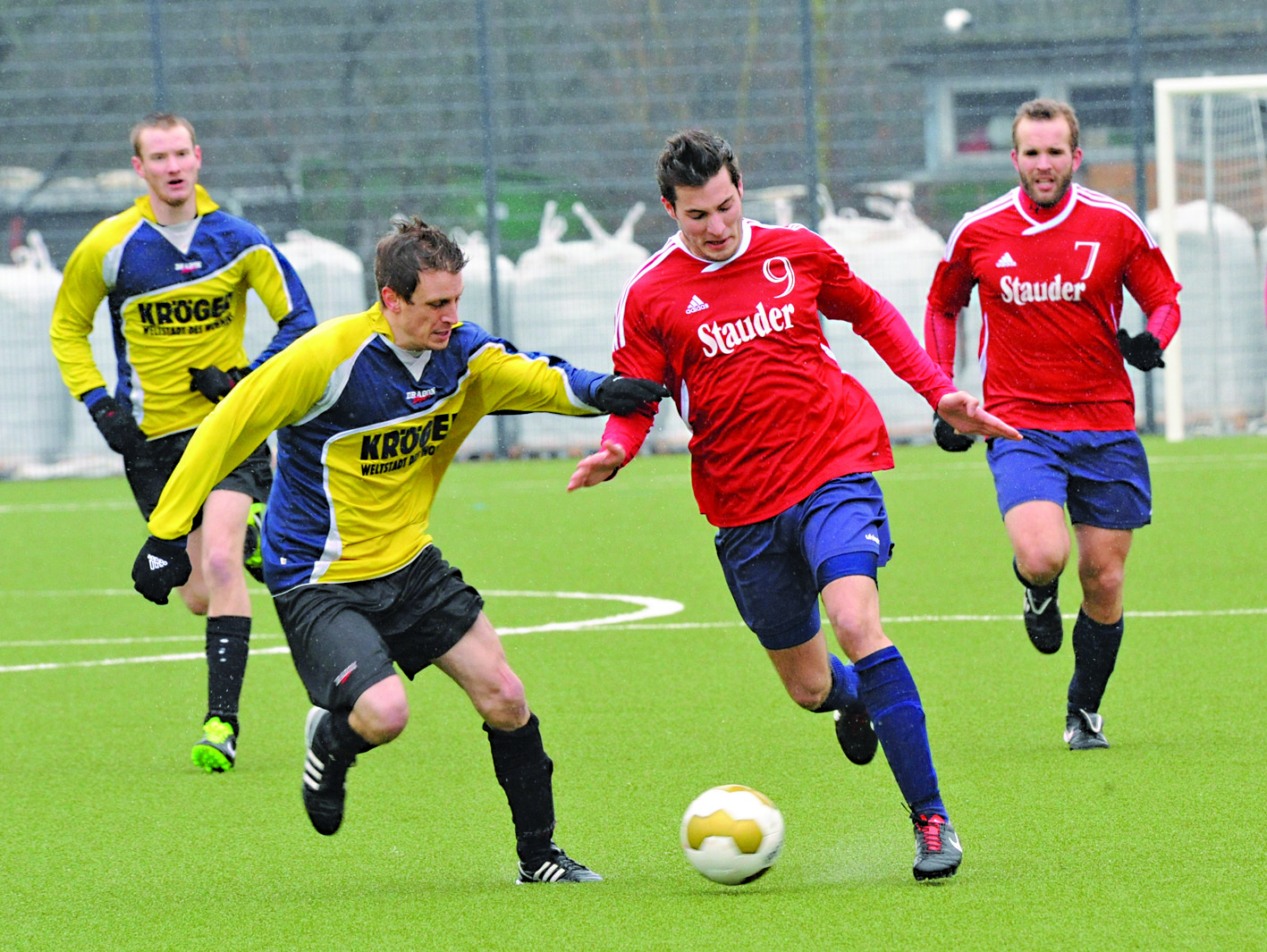 Hoch her ging es beim kleinen Lokalderby.