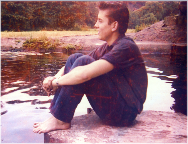 Oder doch "Elvis in Jungenjahren"!?