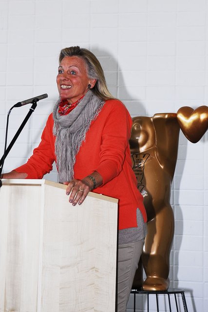 Einführende Worte in die Ausstellung sprach Eva Herlitz aus Berlin, die gemeinsam mit ihrem Mann Dr. Klaus Herlitz die Aktion "Buddy Bears" initiierte.