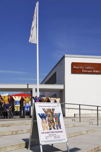 Noch bis zum 28. April kann im "Martin Luther Forum" an der Bülser Straße 38 in Gladbeck die Ausstellung "United Buddy Bears - The Minis - Die Kunst der Toleranz" besichtigt werden.