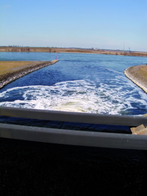 Emschermündung in den rhein bei Dinslaken. Foto: jape