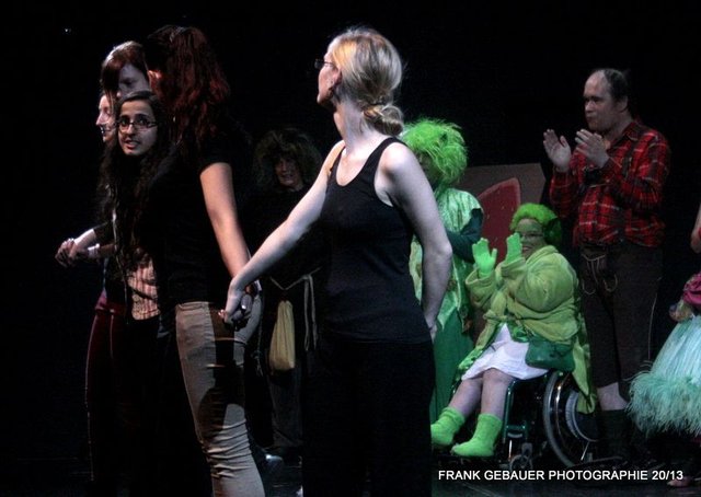 Nach der Aufführung | Foto: Frank Gebauer
