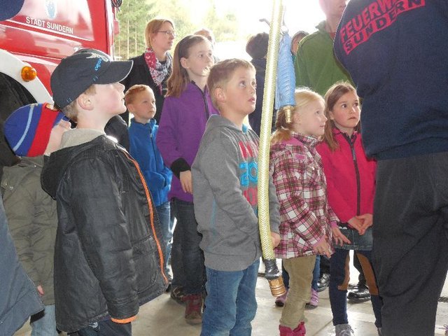 Kindergarten Westenfeld zu Besuch bei der Feuerwehr Sundern - Sundern