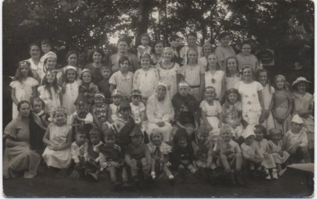 1936 - Kinderschützenfest in der Theobaldstraße, Essen-Katernberg