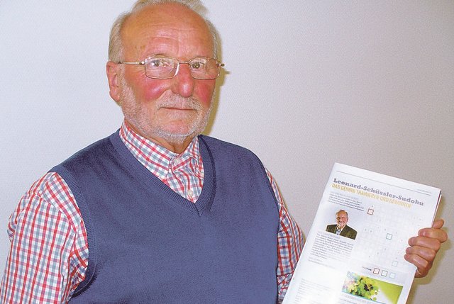 Horst Schüssler erstellt mit voller Leidenschaft ein Sudoku nach dem anderen. Foto: Sara Holz