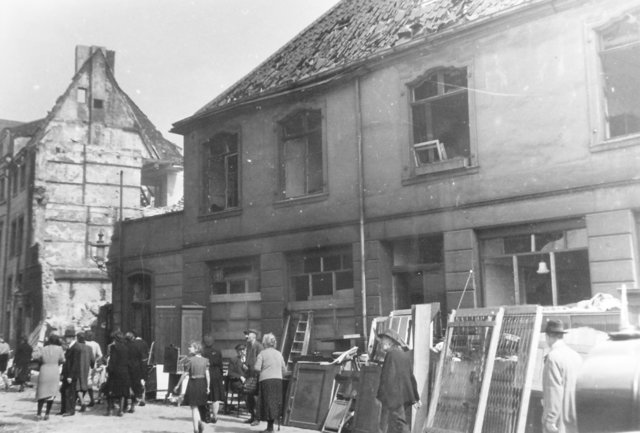 Rettung von Habseligkeiten an der Oberstraße
