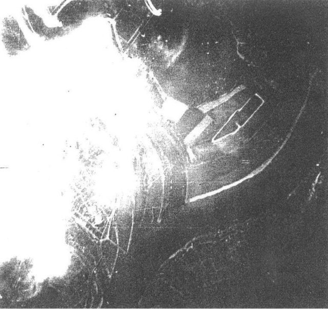 Dieses Luftbild, das beim Angriff gemacht wurde, zeigt Ruhrort und Neuenkamp