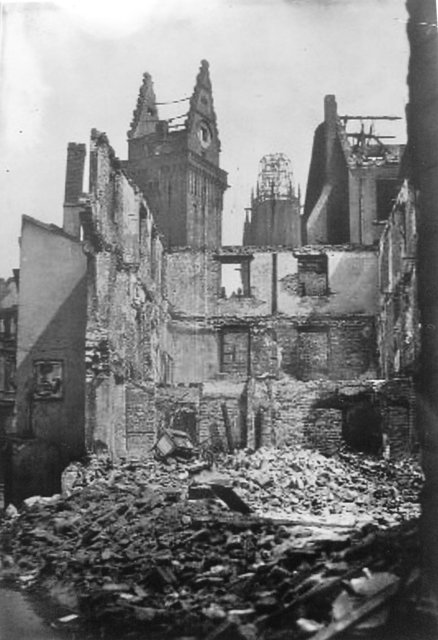 Blick vim Knüppelmarkt zum Rathaus