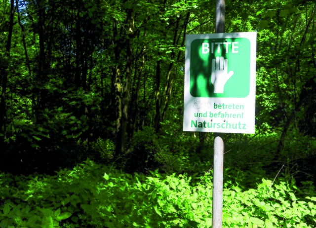 Das Schild ist neu. Schon ist das Wort "nicht" weggekratzt. | Foto: PR-Foto Köhring/PK