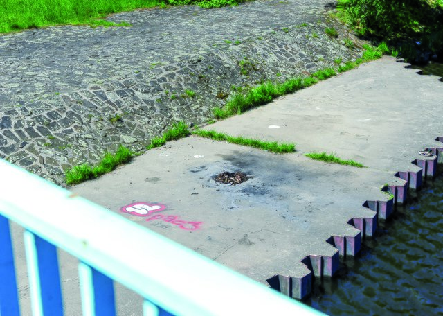 Direkt hinter der Florabrücke wird die Plattform gerne (unerlaubterweise) als Treffpunkt genutzt. | Foto: PR-Foto Köhring/PK