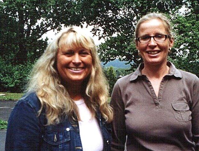 Corinna Kinnen (links) und Sylvia Kommnick (rechts)