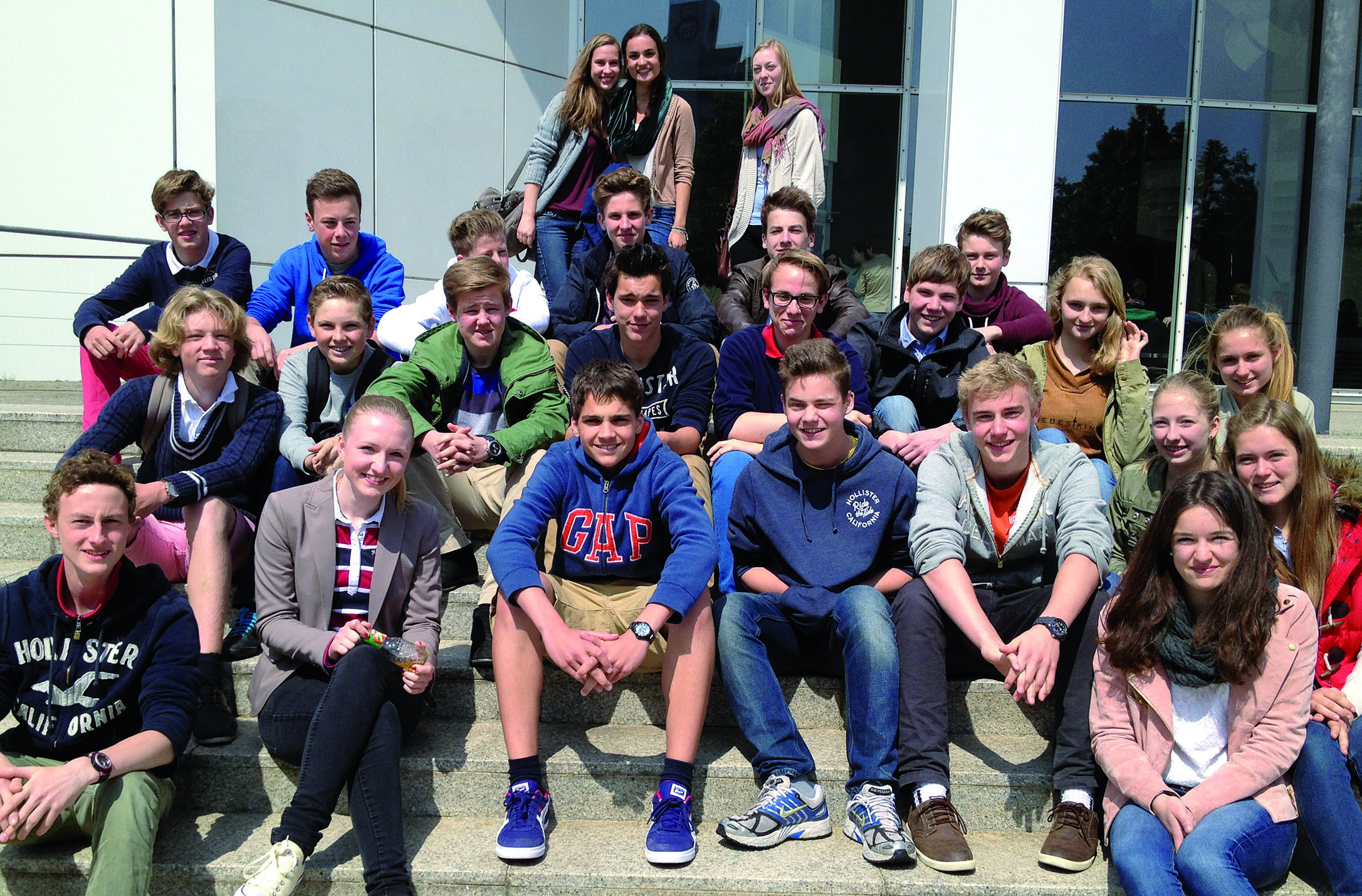 30 Schüler des Werdener Gymnasiums besuchten den Botschafter Philip D. Murphy und hatten bei dem Treffen richtig viel Spaß.