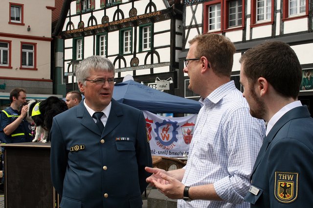 Herr Drees (THW-Ortsbeauftragter Unna-Schwerte) Herr Kaczmarek (Bundestagsabgeordneter) Herr Wiesner (THW-Öffentlichkeitsarbeit)