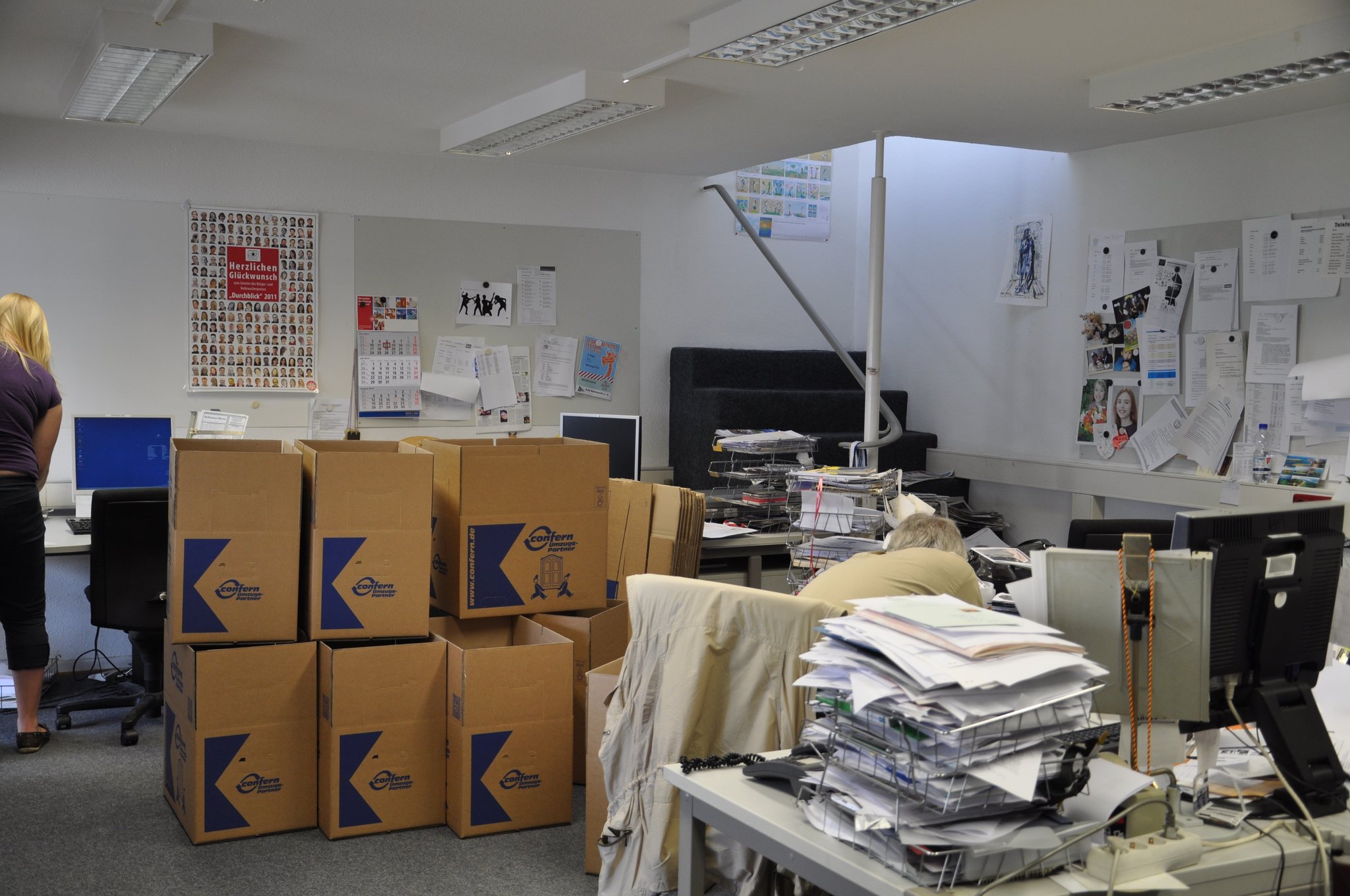 Alles für den Umzug: Die Redaktion der Mülheimer Woche mistet aus ...