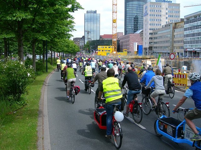 Über 2.000 Radler waren bei der Sternfahrt in Dortmund dabei.