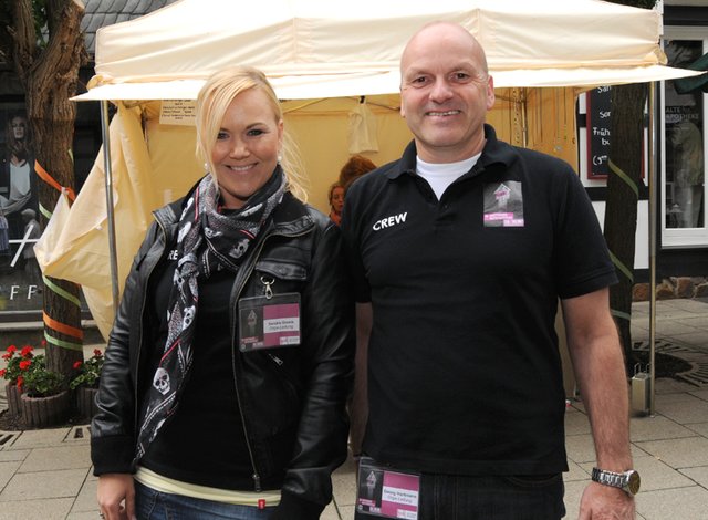 Projektleiterin Sandra Glomb und Geschäftsführer Georg Hartmann, beide von Hattingen Marketing, stecken maßgeblich hinter der Organisation und der Durchführung des Altstadtfestes. Foto: Biene