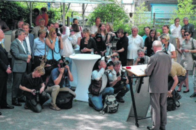 Die Eröffnung, unter anderem mit einer Ansprache von Oberbürgermeister Reinhard Paß, zog das Interesse der regionalen Presse auf sich.