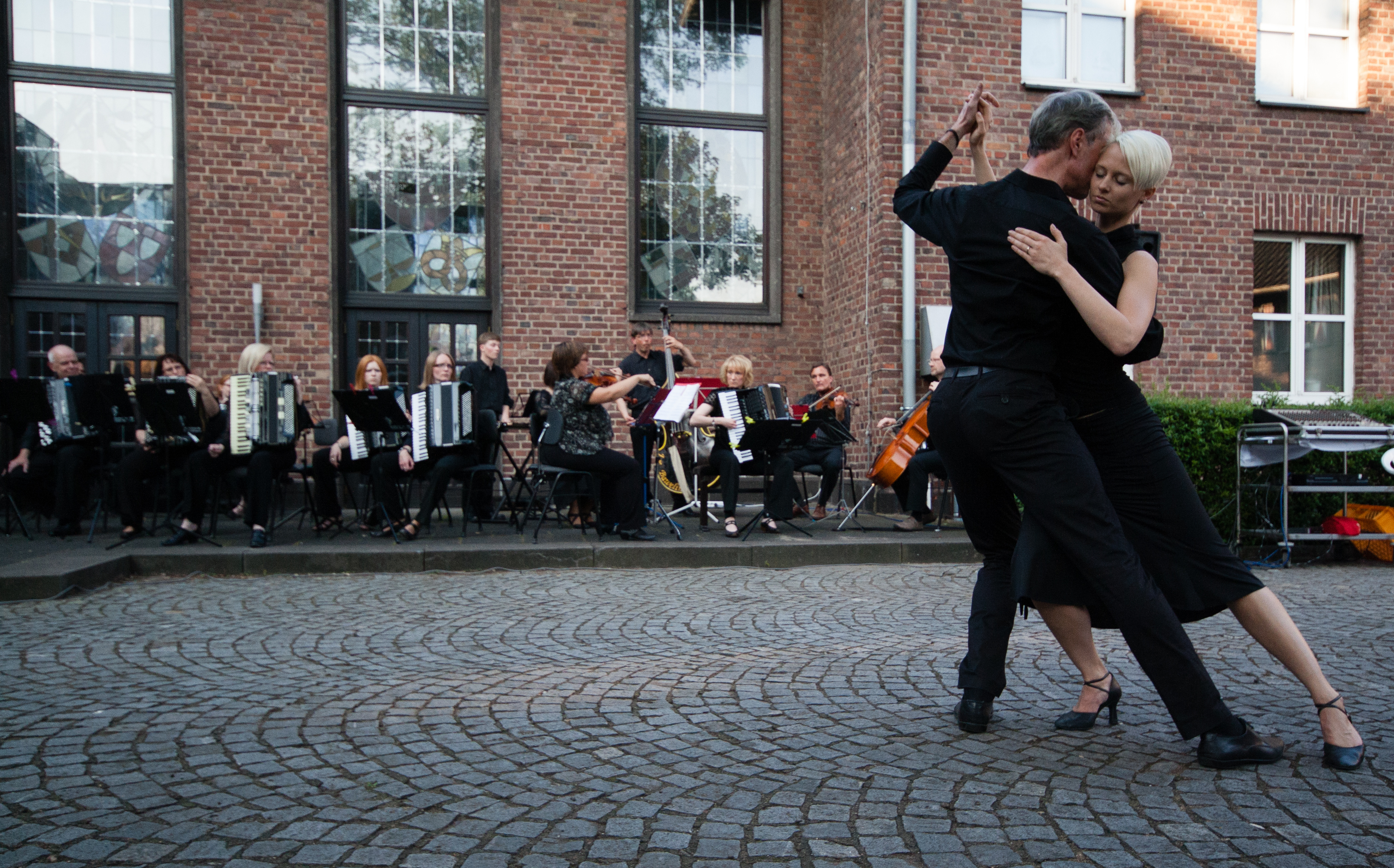 Peter Keup mit Tanzpartnerin Melanie Bongert...