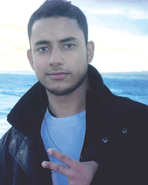 Dinesh ist vor allem im Sommer ein echter Checker, denn er verrät uns: „Ganz einfach, ich liebe den Sommer, weil die Frauen dann noch sexy(ier) aussehen.“