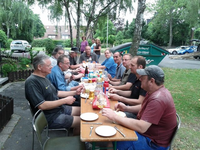 Das Tagewerk ist geschafft, nun wird sich wieder gestärkt.