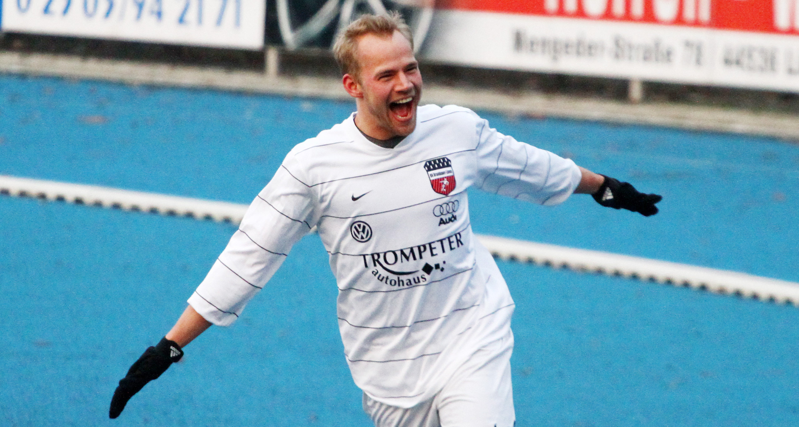 Dennis Stolzenhoff vom BV Brambauer macht es vor: So jubelnd wollen wir am liebsten alle Lüner Sportler sehen.