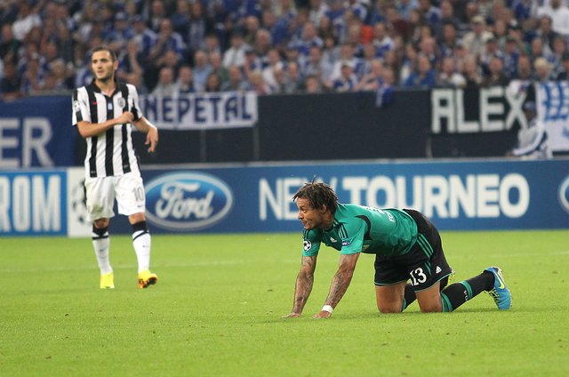 Jermaine Jones und Schalke müssen wieder aufstehen. Der Saisonstart ist mehr als nur durchwachsen. Foto: Gerd Kaemper