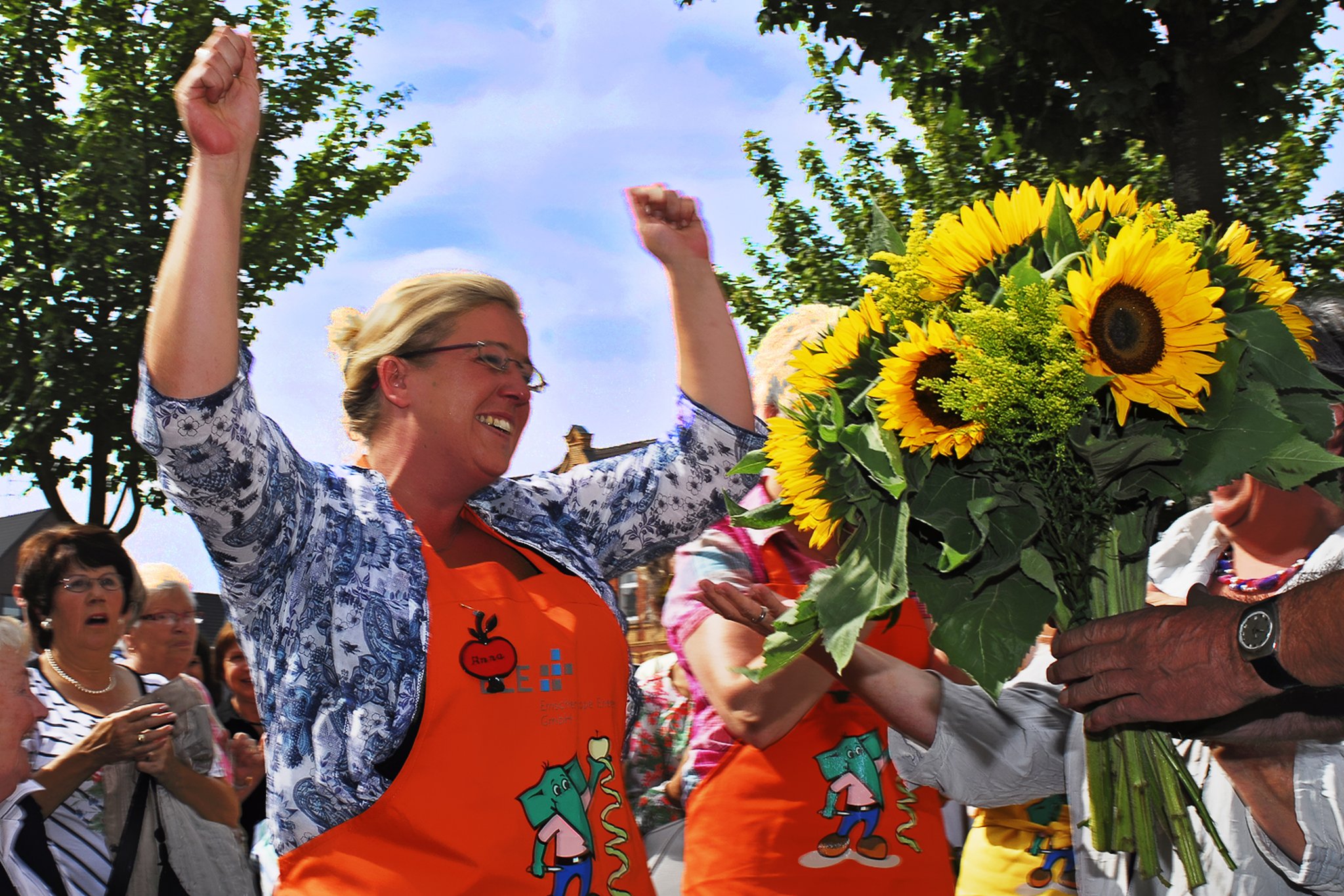 Strahlende AppeltatenMajestät 2013/14 Anja Rosengart Tochter Laura