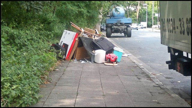 DAS SCHLÄGT DEM FASS DEN BODEN AUS !!! - Essen-Steele