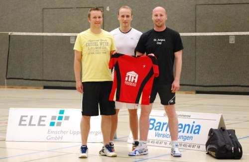 Zwei altbekannte Neuzugänge für die BBG: Spielertrainer Matthias Kuchenbecker (Mitte) verspricht sich viel von Christian Rörtgen (l.) und Mathias Hillbrandt. Foto: BBG