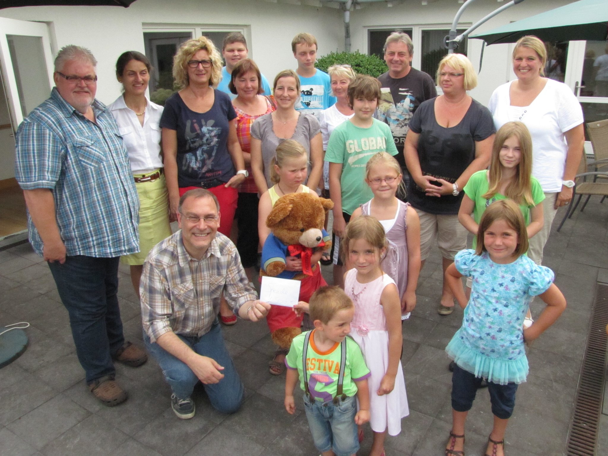 Abordnung der St. Sebastianus Schützenbruderschaft Duisburg-Huckingen