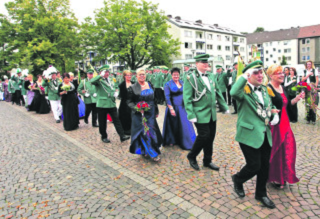 Der Ausmarsch der Boyer Schützen führte auf einer kleinen Runde durch „ihren“ Stadtteil.