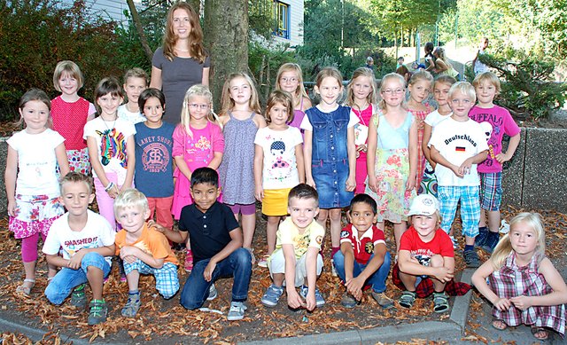 Klasse 1a der Grundschule Börgersbruch, Sprockhövel, mit ihrer Klassenlehrerin Jessica Gernhardt