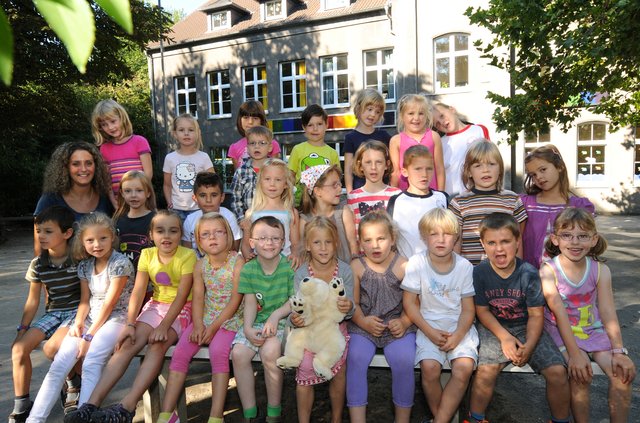 Klasse 1 der Grundschule Blankenstein
mit ihrer Klassenlehrerin Kim Bremer