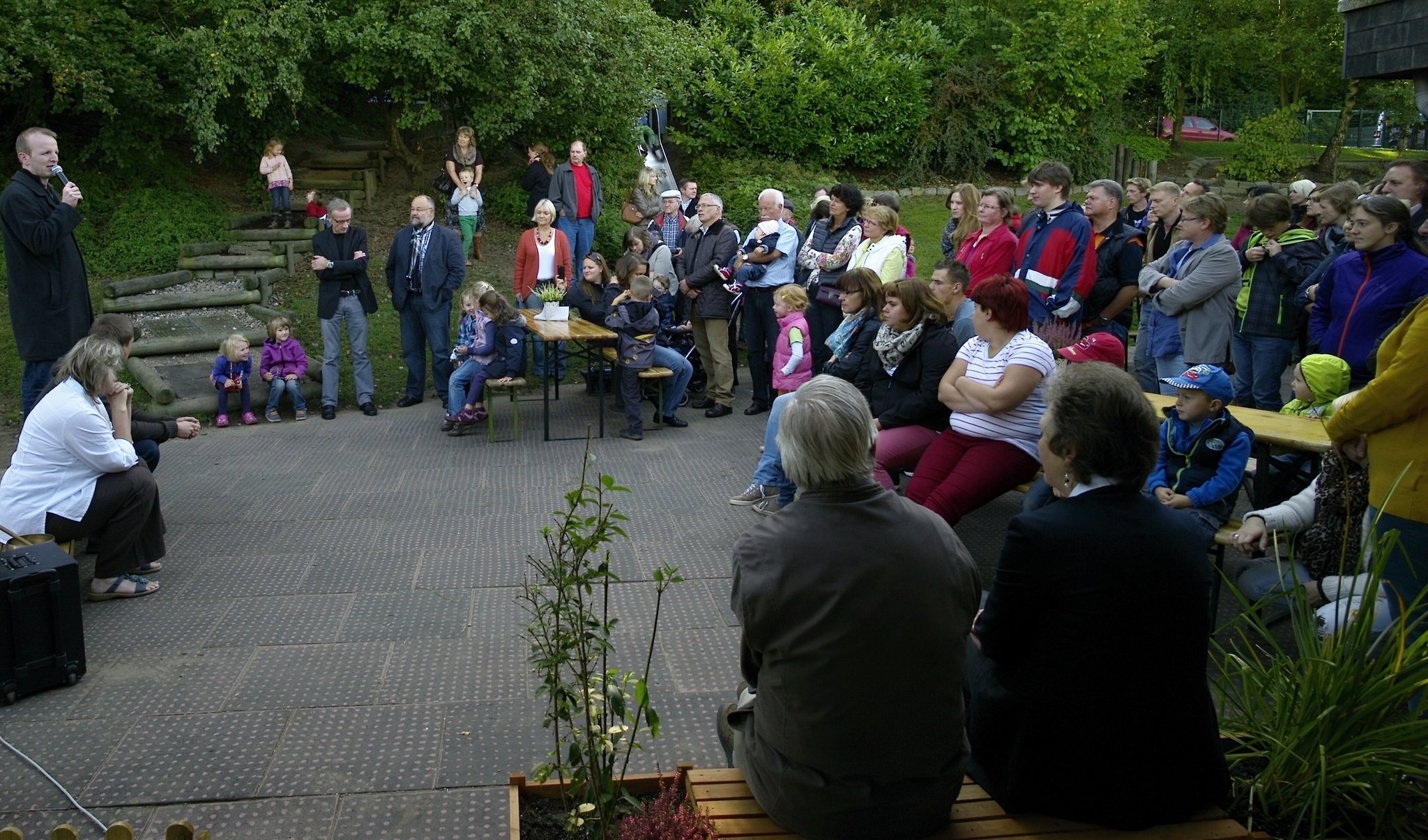 Große und kleine Leute entdeckten und erlebten die neuen Räume des