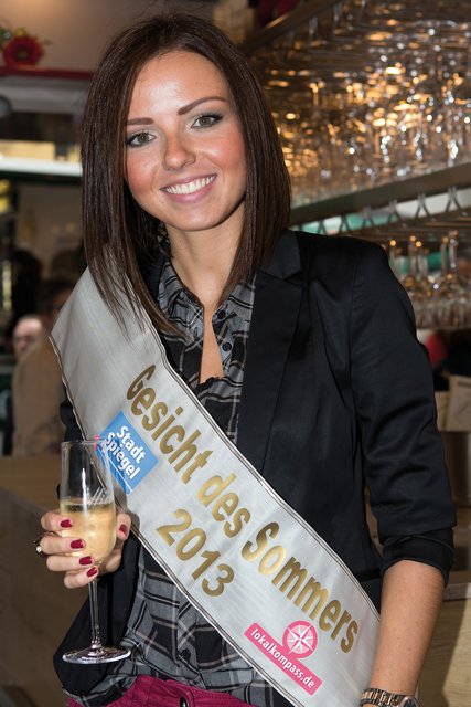 Auf dem Weinfest-Event am Alten Markt wurde Vanessa Niehaus Mitte September zum „Wattenscheider Gesicht des Sommers 2013“ gekürt.