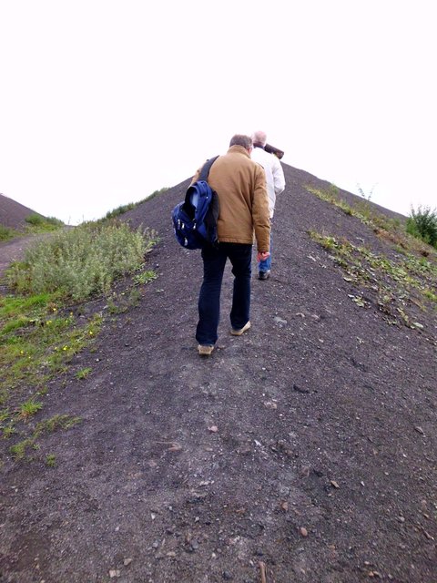 ... diesen Weg HIER aufwärts, dem HIMMEL und der SONNE entgegen... STERNE, wir KOMMEN!!!!