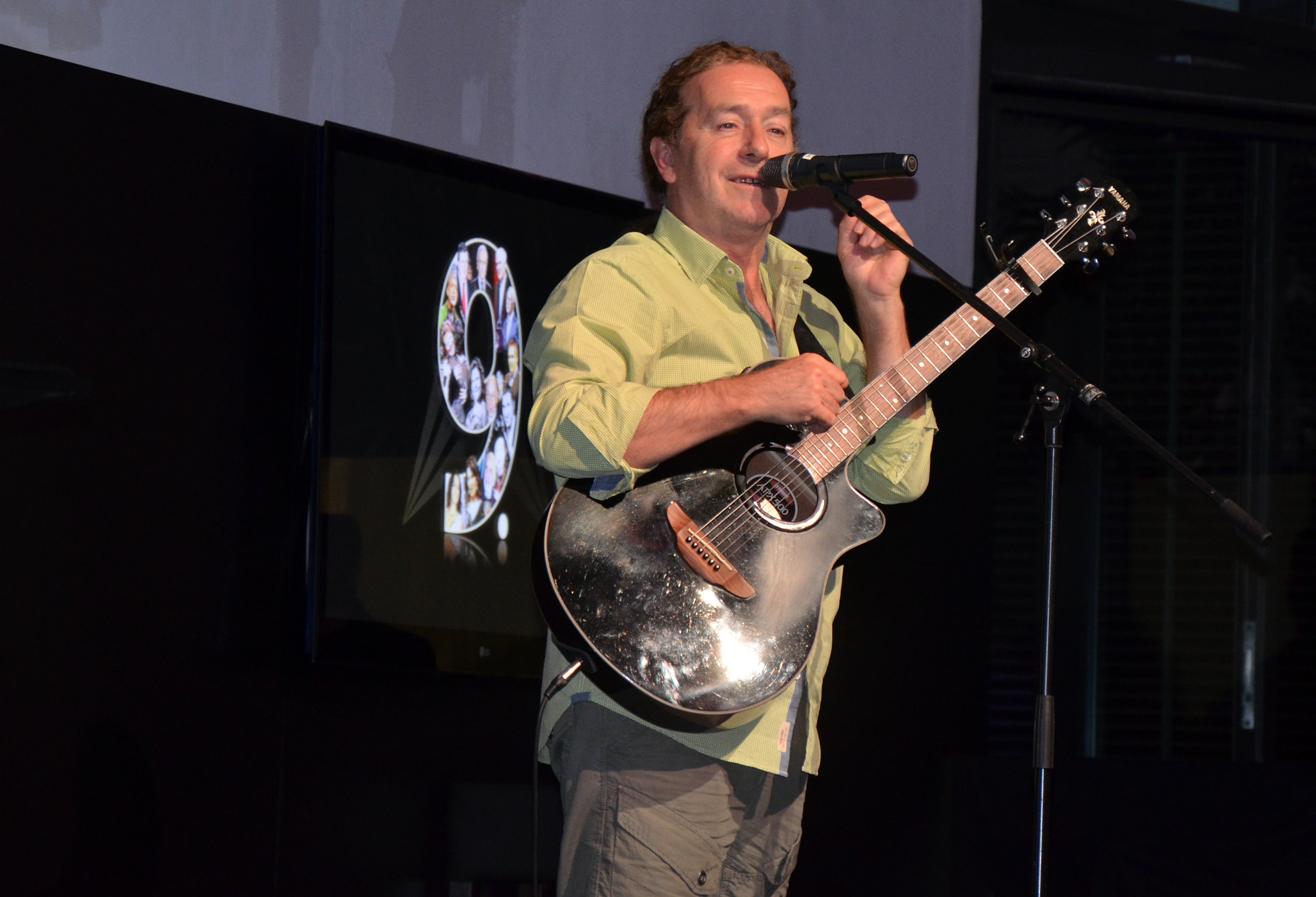 John Spendelow riss die Zuschauer mit seinem Vortrag des Songs "The Boxer" regelrecht von den Stühlen. Foto: SiSo