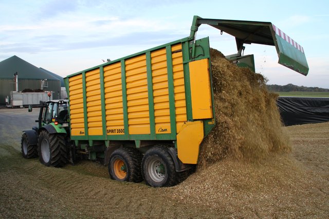 bei Biogasanlage am entleeren....