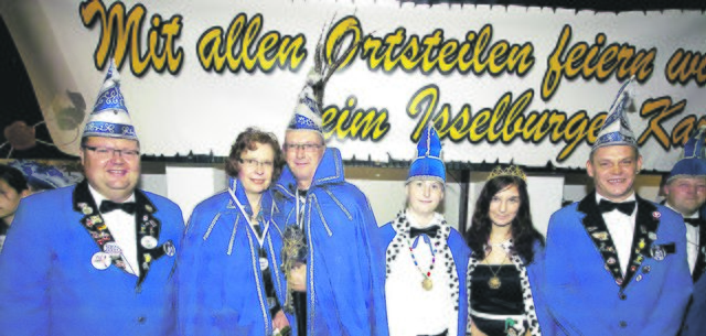Die neuen Isselburger Tollitäten: Prinz Stefan II. "Spurti" und Prinzessin Andrea II. "Hurti" sowie das Kinderprinzenpaar Florian I. und Michelle I. Foto: WachterStorm