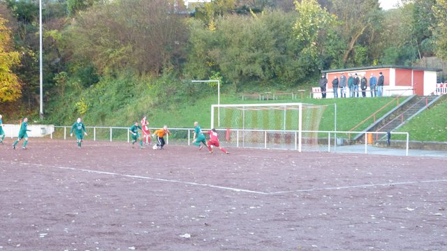 Rot- Weiss Mülheim im Angriff.