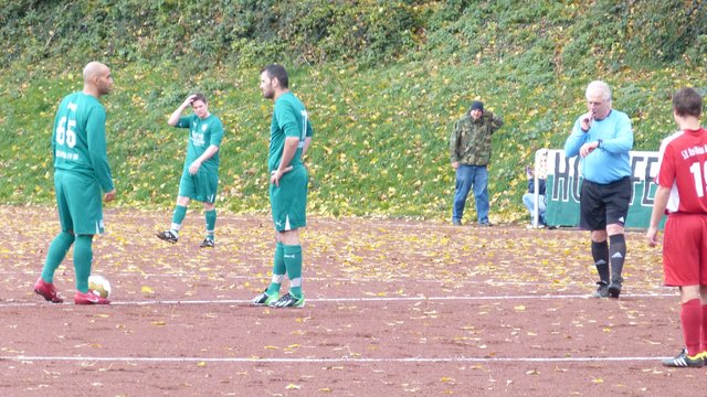 Anstoß zum Spitzenspiel SV RW Mülheim gg. Duisburg 08.