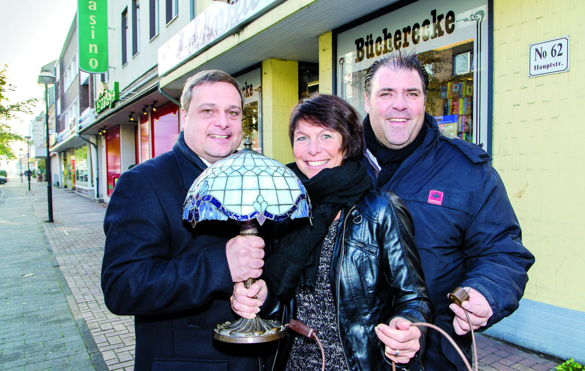 Weihnachtsdorf öffnet in Langenfeld: Eislaufbahn, Karussell, Leckereien