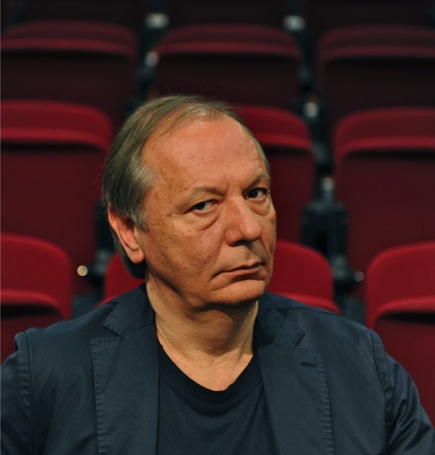 Ein bitterböser Kabarettist: Wilfried Schmickler.