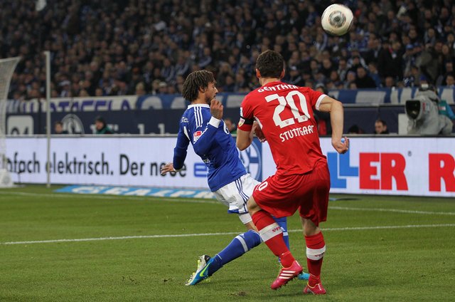 Jermaine Jones (l.) war heute überall zu finden. Foto: Gerd Kaemper