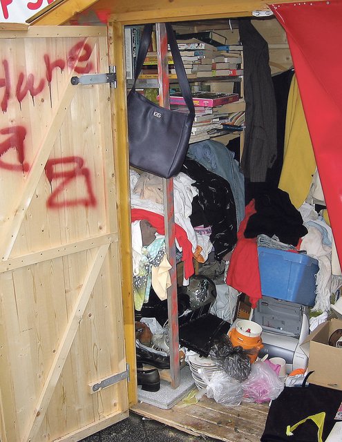 Vermüllt und besprayt wurde die Givebox vor einigen Wochen. Archivfoto: privat
