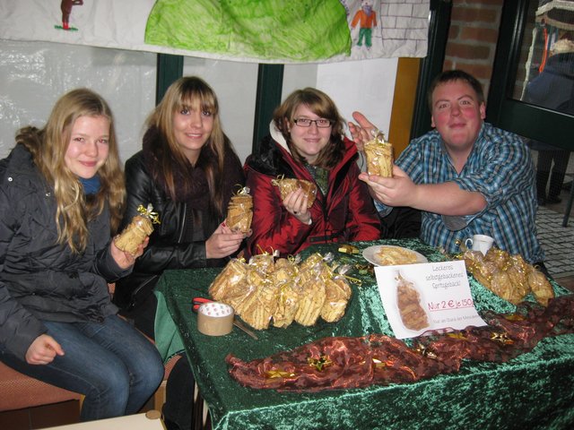 16 kg Spritzgebäck der Messdiener von St. Martin.