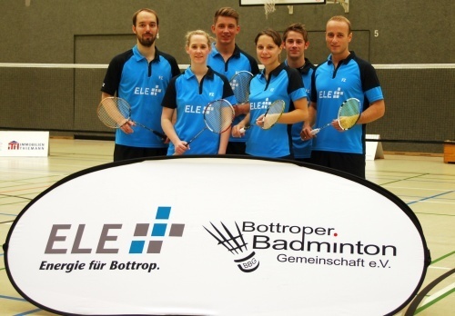 Die BBG ist in Sachen Regionalliga-Klassenerhalt weiter im Rennen (v.l.): Andreas Lindner, Dana Kaufhold, Nils Wackertapp, Bianca Sandhövel, Jonathan Rathke und Spielertrainer Matthias Kuchenbecker. es fehlen: Helena Lewczynska und Christian Blankenstein. Foto: BBG