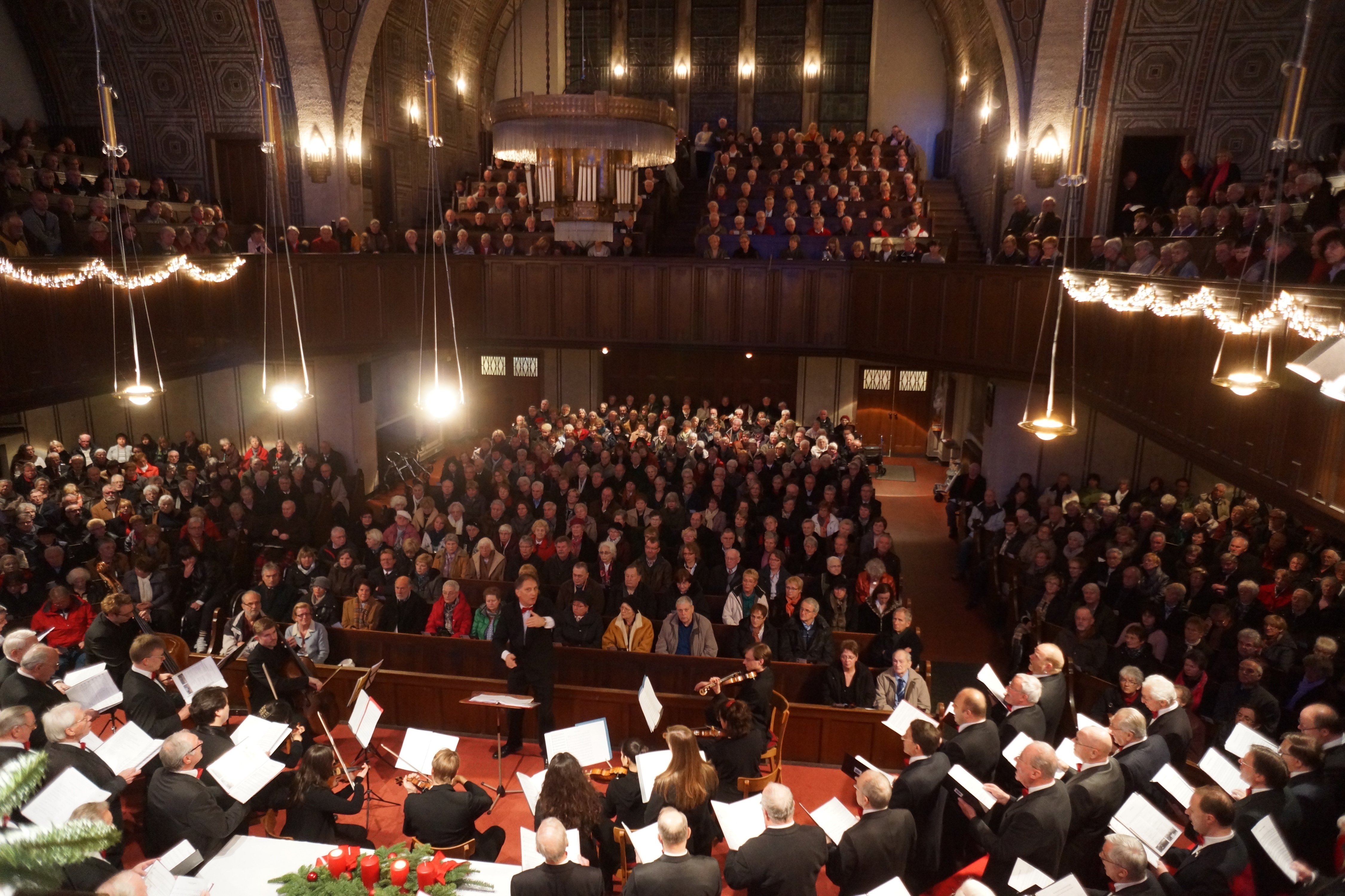 Blick in den voll besetzen Kirchenraum der Christuskirche.