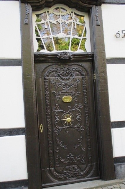 ...und noch eine schicke alte TÜR...