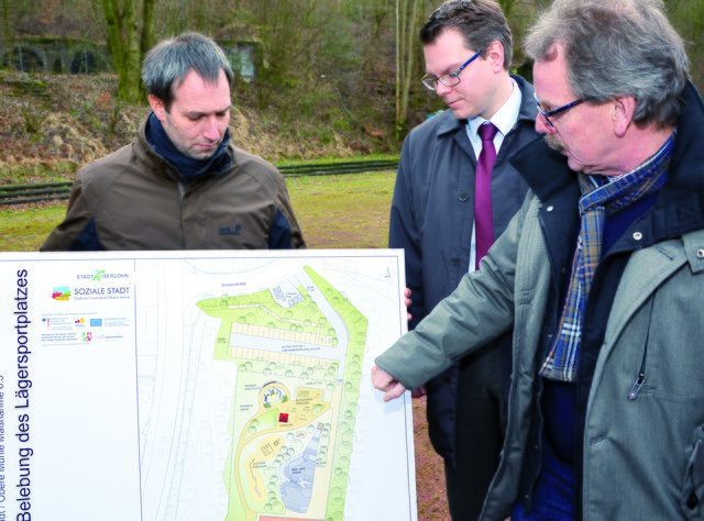 Bau-Ressortleiter Mike Janke (M.), Ulf Elsner vom Planungsbüro Pätzold + Snowadsky (l.) sowie Ingo Genster aus der Abteilung Stadtentwicklung und Freiraumplanung, Bereich Stadtplanung, stellten die umfangreichen Maßnahmen vor.